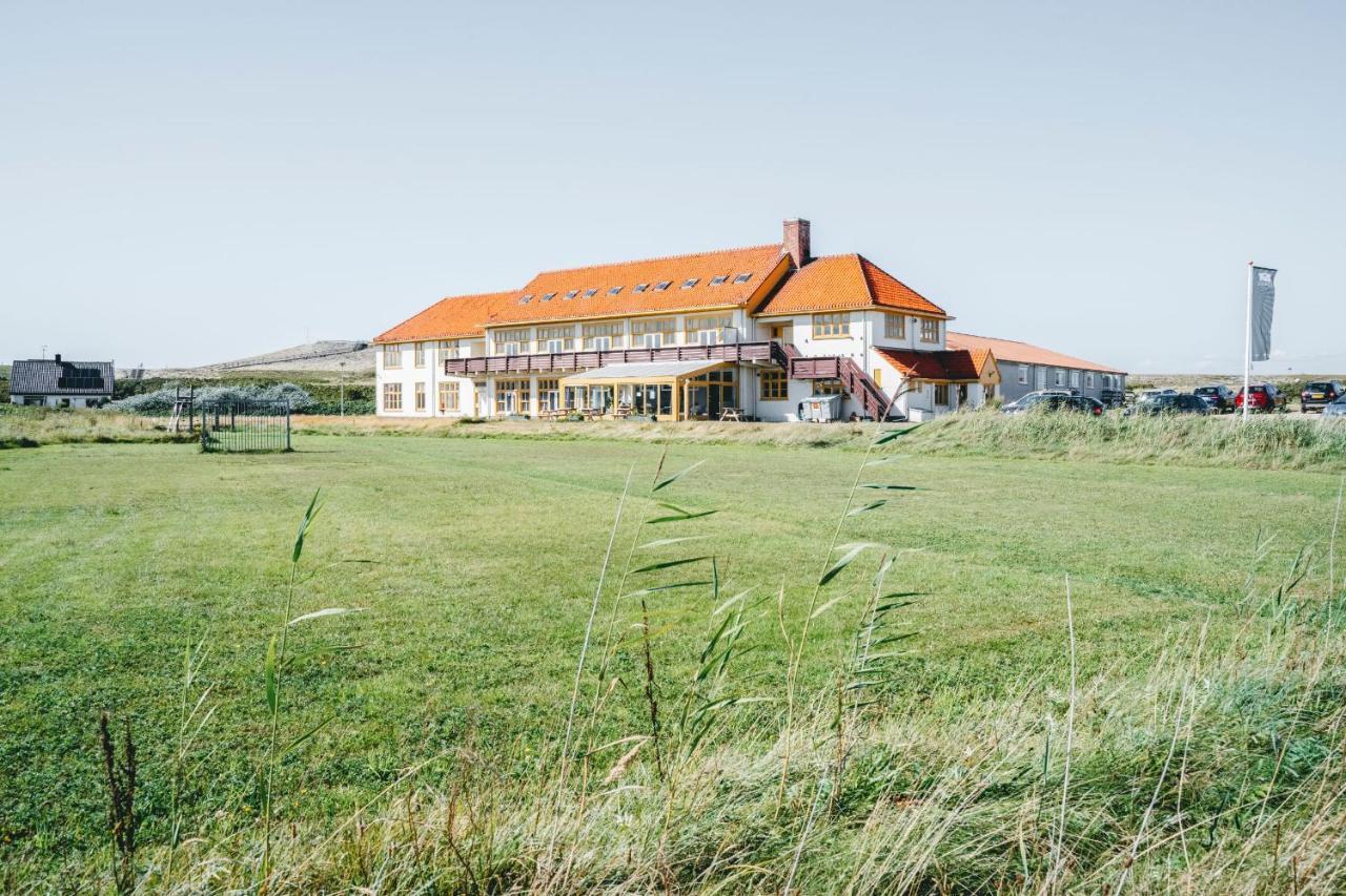 Family & Surfhostel Petten Bagian luar foto